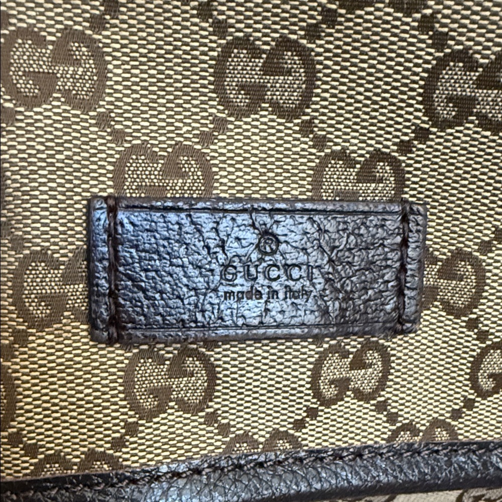 A512- Gucci crossbody bag - Picture 14 of 16